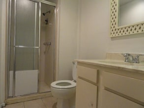 13037 Clarewood Dr in Houston, TX - Building Photo - Building Photo