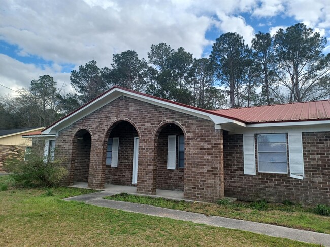 131 Glenn Bryant Rd in Hinesville, GA - Building Photo - Building Photo