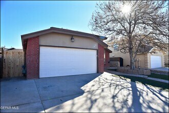 3020 Tierra Mina Dr in El Paso, TX - Building Photo - Building Photo