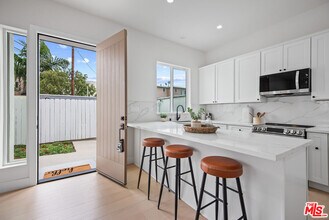 3626 E 1st St in Long Beach, CA - Foto de edificio - Building Photo