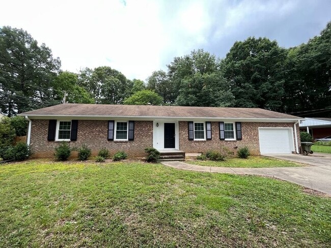 3609 Lynn Rd in Raleigh, NC - Building Photo - Building Photo