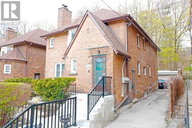 6 Poplar Plains Crescent