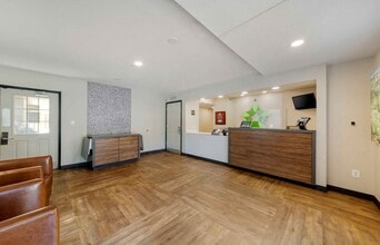 Furnished Studio-Miami - Airport - Doral in Miami, FL - Building Photo - Building Photo