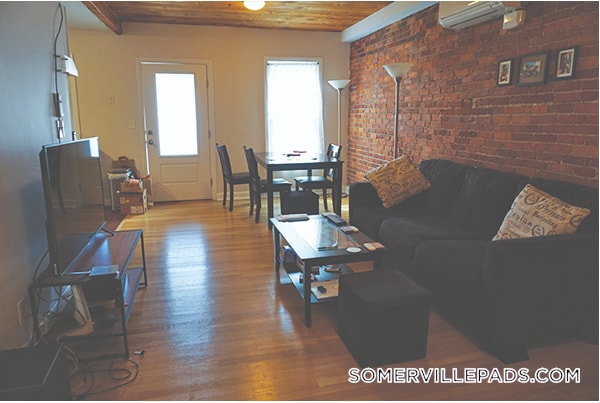 162 Broadway, Unit 3 in Somerville, MA - Foto de edificio - Building Photo