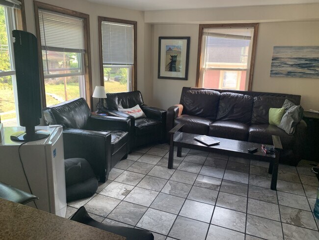 208 Delaware Ave, Unit 208 Delaware Ave in Ithaca, NY - Building Photo - Building Photo