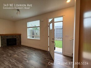 349 NE Lovrien Ave in Gresham, OR - Building Photo - Building Photo