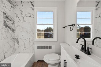 8604 Chestnut Oak Rd in Parkville, MD - Building Photo - Building Photo