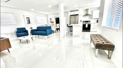 3100 NW 43rd St in Miami, FL - Building Photo - Building Photo