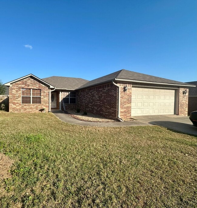 2103 S Tampa Ct in Russellville, AR - Building Photo - Building Photo