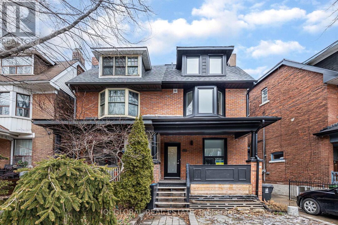 12 Rusholme Park Crescent in Toronto, ON - Building Photo
