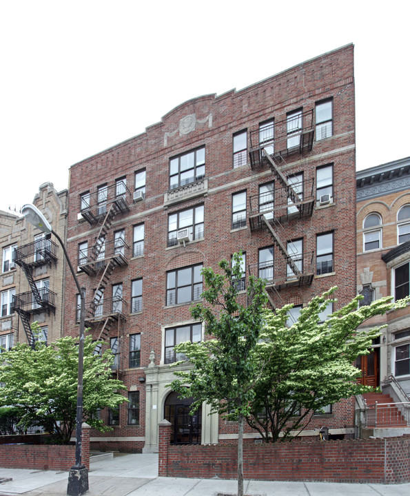 Arundel Hall in Brooklyn, NY - Building Photo