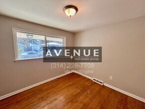 8819 McNulty Dr in St. Louis, MO - Building Photo - Building Photo