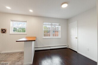 1269 Valley Rd in Wayne, NJ - Building Photo - Building Photo