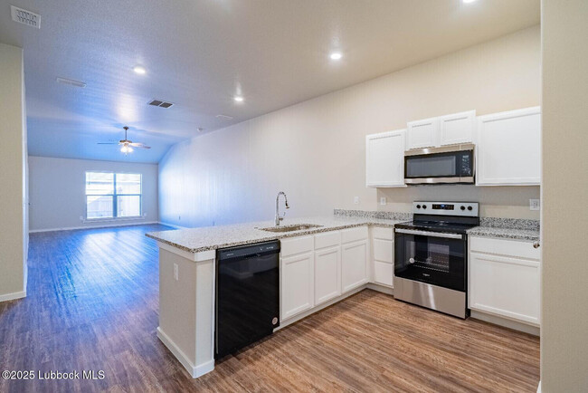 property at 2115 N Jayton Ave