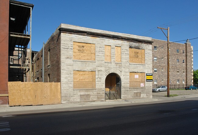 42-44 N Kedzie Ave in Chicago, IL - Building Photo - Building Photo