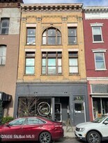 53 3rd St in Troy, NY - Building Photo