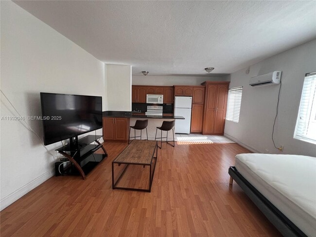 7920 Harding Ave in Miami Beach, FL - Building Photo - Building Photo