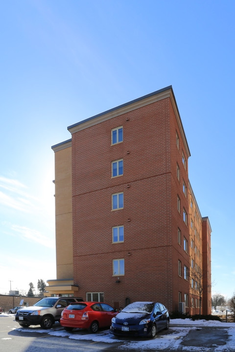 Rockway Gardens Village in Kitchener, ON - Building Photo