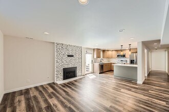 4828 Delaware Ave-Unit -Unit B in Everett, WA - Building Photo - Building Photo