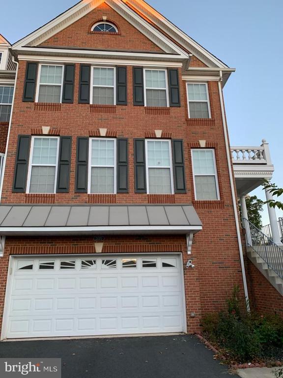 property at 23375 Lewis Hunt Square