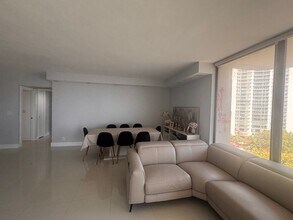 19355 Turnberry Way in Aventura, FL - Building Photo - Building Photo