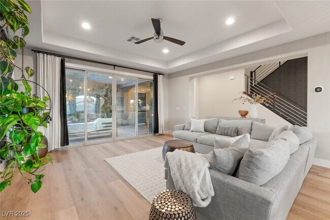258 Castellari Dr in Las Vegas, NV - Building Photo - Building Photo