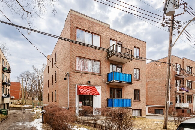 4960 Édouard-Montpetit Boul in Montréal, QC - Building Photo - Building Photo