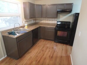 1548 SW Shunga Dr in Topeka, KS - Building Photo - Building Photo