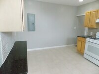 1001 W Fayette St - 6