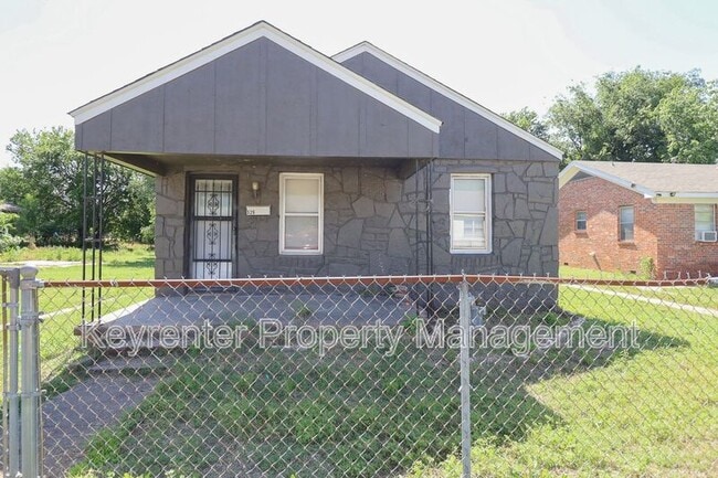 526 S 39th W Ave in Tulsa, OK - Building Photo - Building Photo
