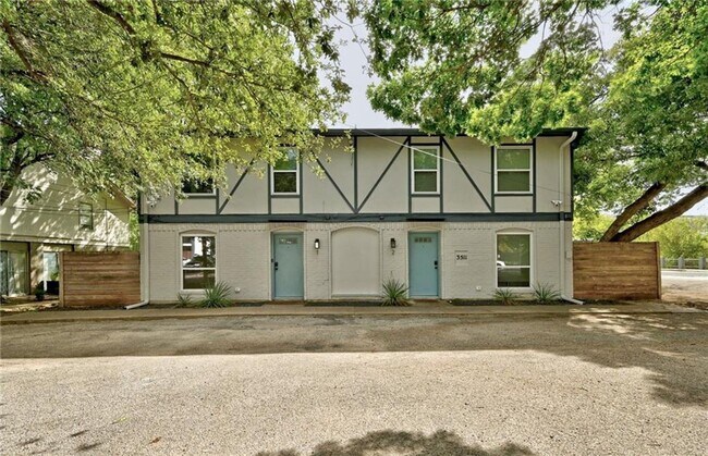 3511 Alpine Cir in Austin, TX - Foto de edificio - Building Photo