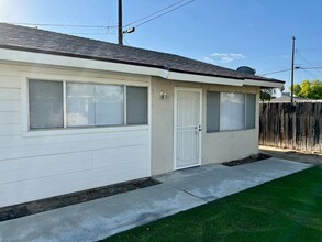 2209 Planz Road in Bakersfield, CA - Building Photo - Interior Photo