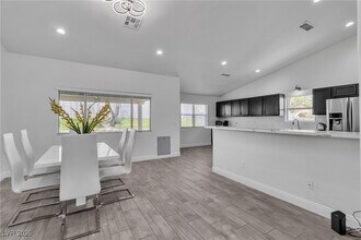 1763 Summerwood Cir in Henderson, NV - Building Photo - Building Photo