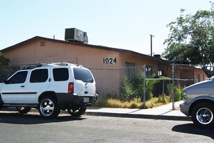 1924 Cindysue/1937 Alwill in Las Vegas, NV - Building Photo