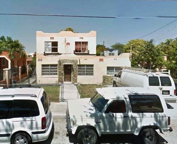 245 NW 31st St in Miami, FL - Building Photo