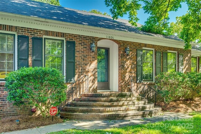 11806 Shandon Cir in Charlotte, NC - Building Photo - Building Photo