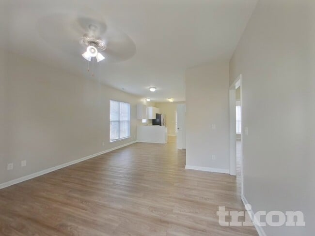 120 E Decatur Ave in Mooresville, NC - Foto de edificio - Building Photo