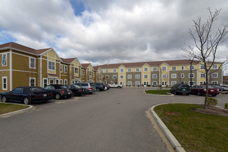 Lenox Green in Taunton, MA - Building Photo - Building Photo