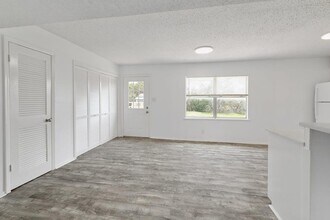 5211 Thunderbird St in Lago Vista, TX - Building Photo - Building Photo