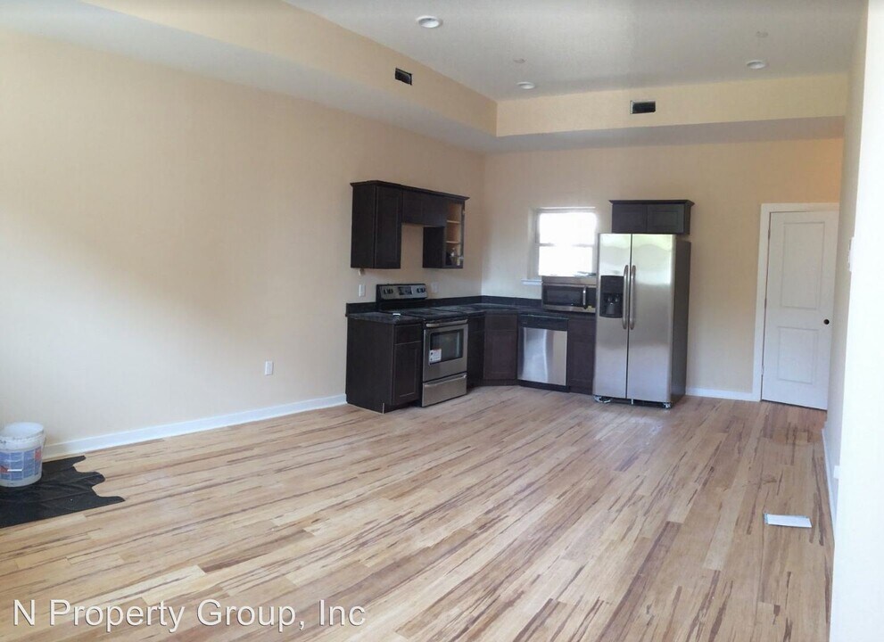 1411 W Thompson St in Philadelphia, PA - Building Photo