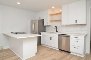 The Village Place Flats in Mankato, MN - Building Photo