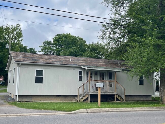 property at 206 Coles Ferry Pike