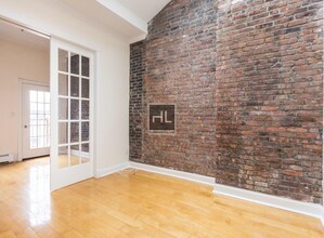AVENUE B in New York, NY - Building Photo - Building Photo