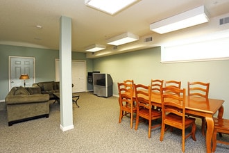 Eagles Crest Apartments in Davenport, IA - Foto de edificio - Interior Photo