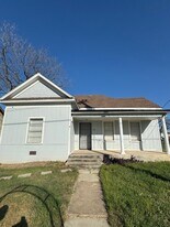 318 Pleasanton Rd in San Antonio, TX - Building Photo