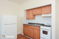 3335 W Diversey Ave, Unit M08B in Chicago, IL - Foto de edificio - Building Photo