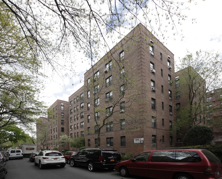 34-21 77th St in Jackson Heights, NY - Foto de edificio