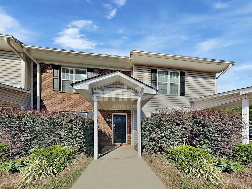 67 Wolf Creek Ln in Lillington, NC - Foto de edificio