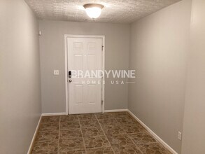 687 Lakes Cir in Lithonia, GA - Building Photo - Building Photo