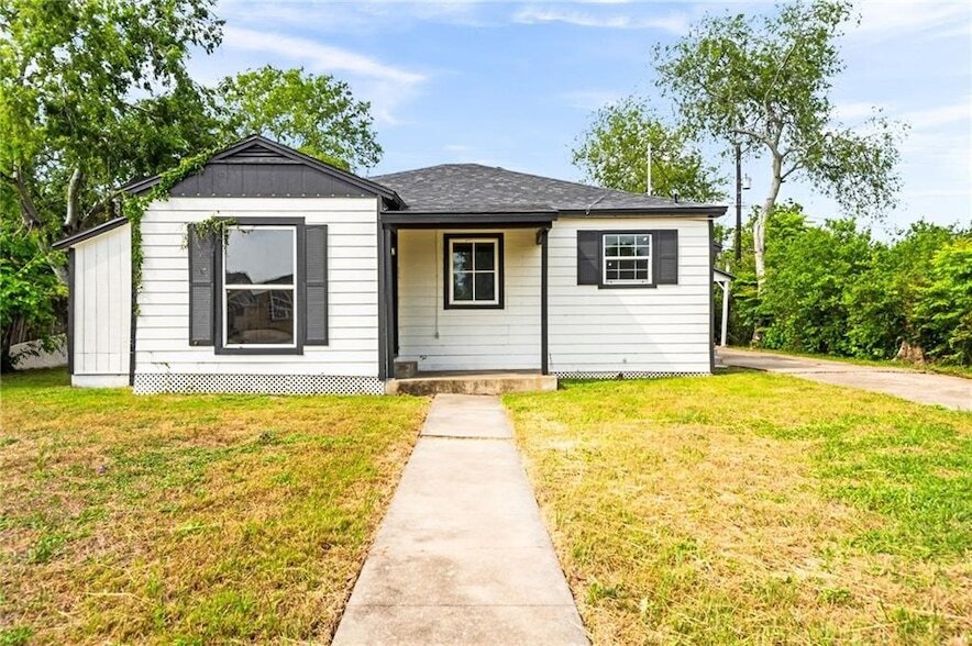 1367 Normandy Dr, Unit B-311 in Corpus Christi, TX - Building Photo
